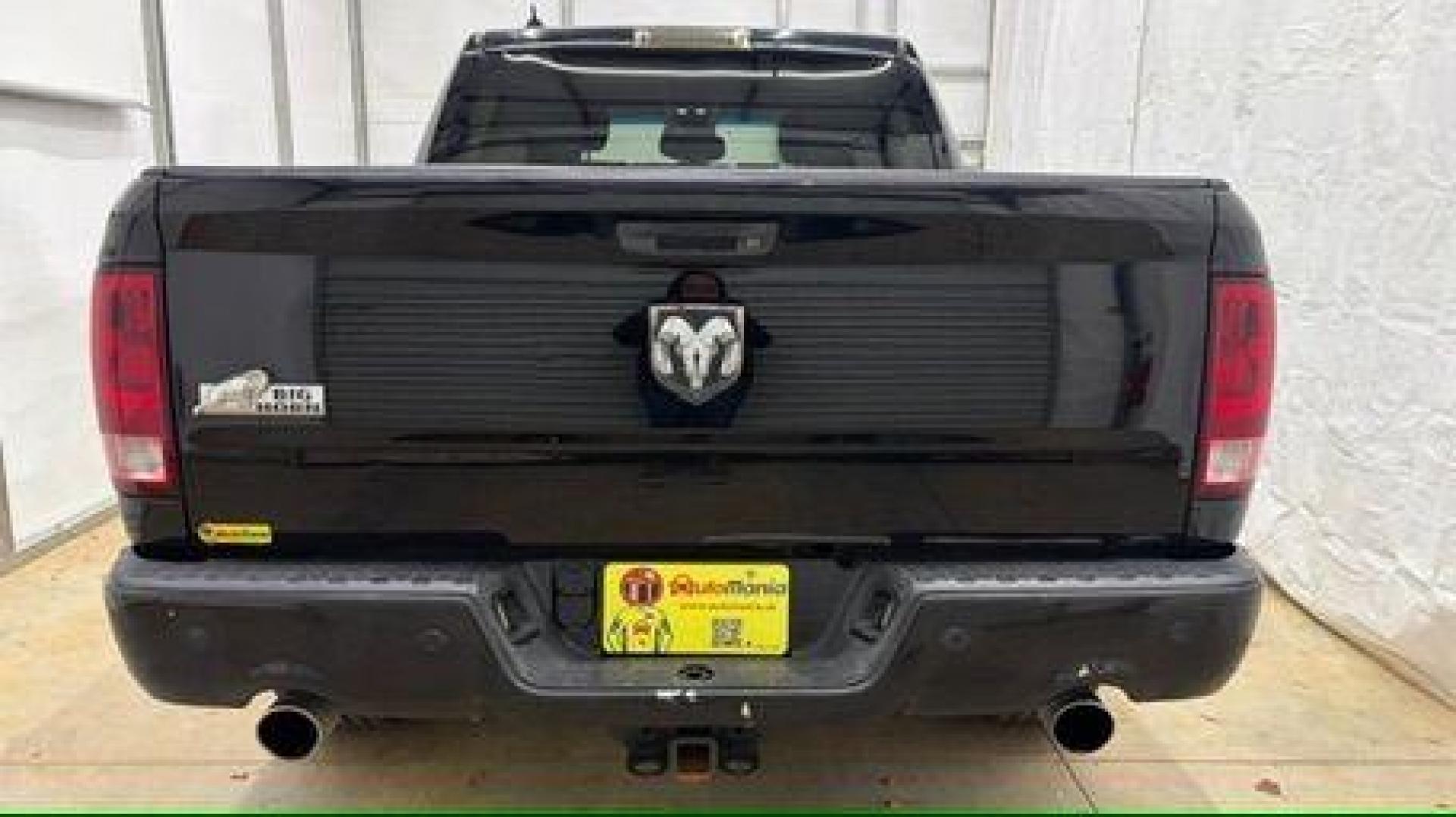 2013 Black Ram 1500 Big Horn (1C6RR6LT4DS) with an HEMI 5.7L V-8 variable valve control engine, located at 1806 Veterans Memorial Hwy SW, Austell, GA, 30168, (770) 944-9558, 33.817959, -84.606987 - Photo#4