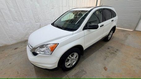 2011 White Honda CR-V EX (JHLRE3H54BC) with an 2.4L I-4 DOHC engine, located at 1806 Veterans Memorial Hwy SW, Austell, GA, 30168, (770) 944-9558, 33.817959, -84.606987 - Photo#1