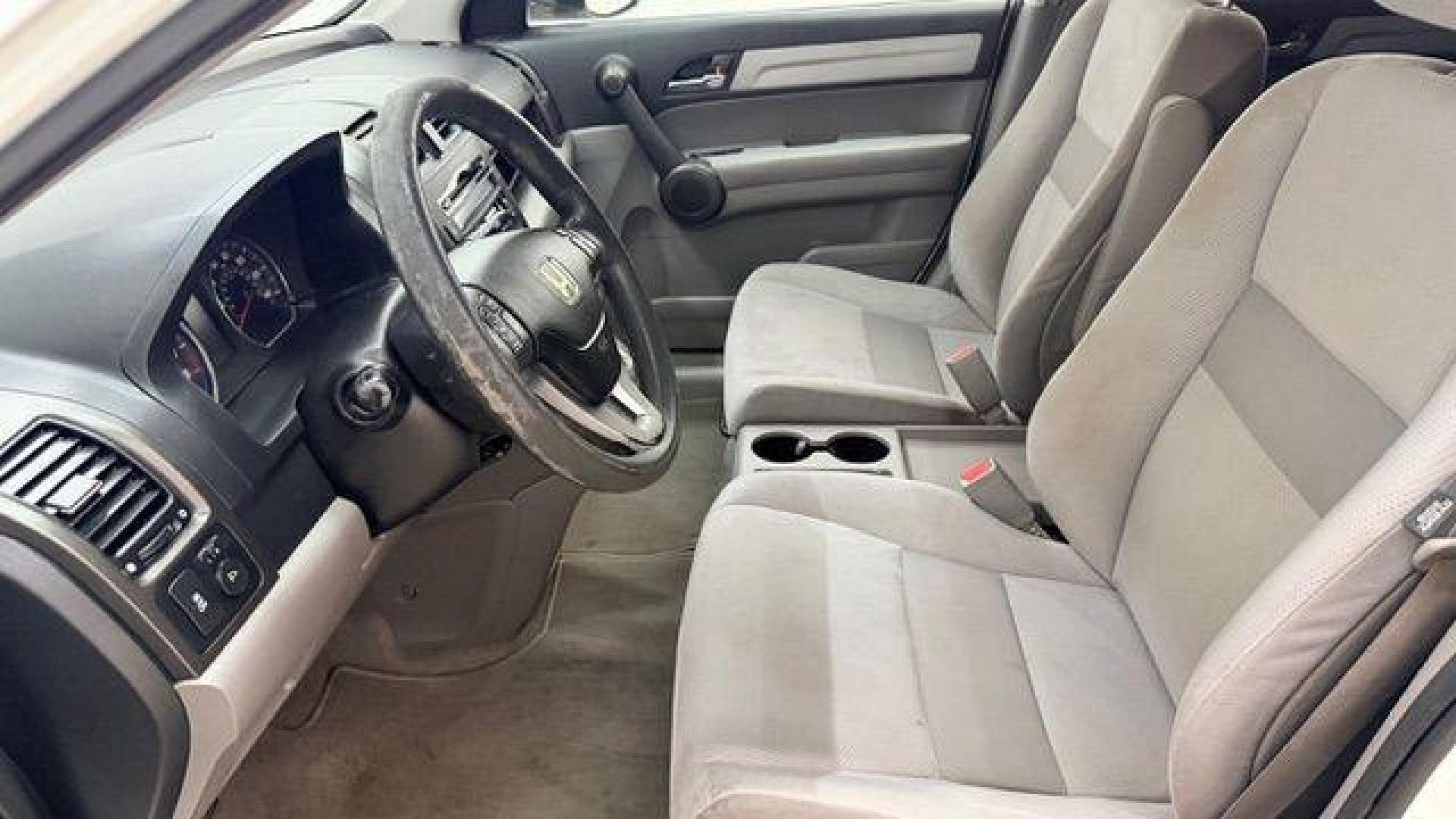 2011 White Honda CR-V EX (JHLRE3H54BC) with an 2.4L I-4 DOHC engine, located at 1806 Veterans Memorial Hwy SW, Austell, GA, 30168, (770) 944-9558, 33.817959, -84.606987 - Photo#12