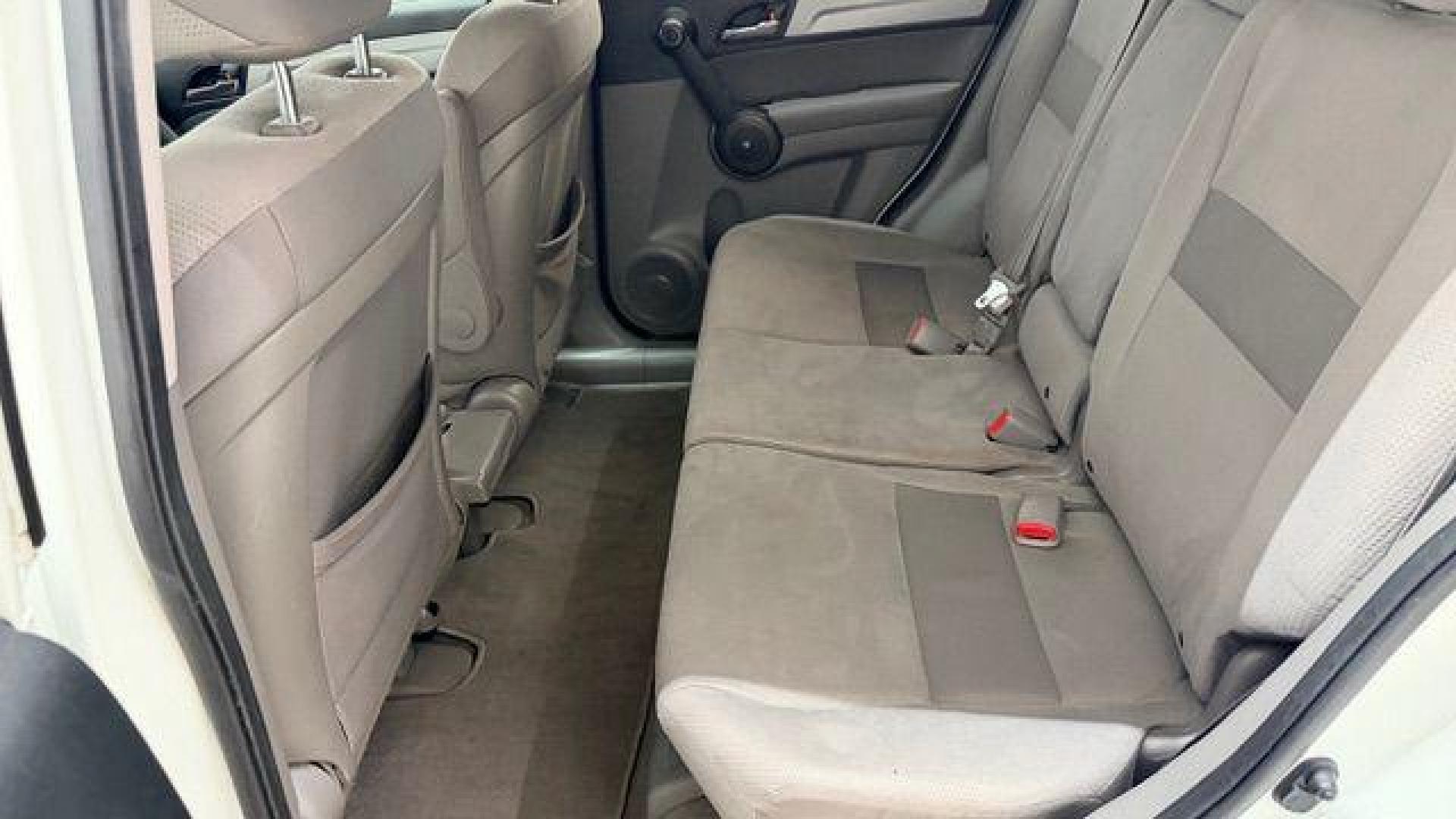 2011 White Honda CR-V EX (JHLRE3H54BC) with an 2.4L I-4 DOHC engine, located at 1806 Veterans Memorial Hwy SW, Austell, GA, 30168, (770) 944-9558, 33.817959, -84.606987 - Photo#14