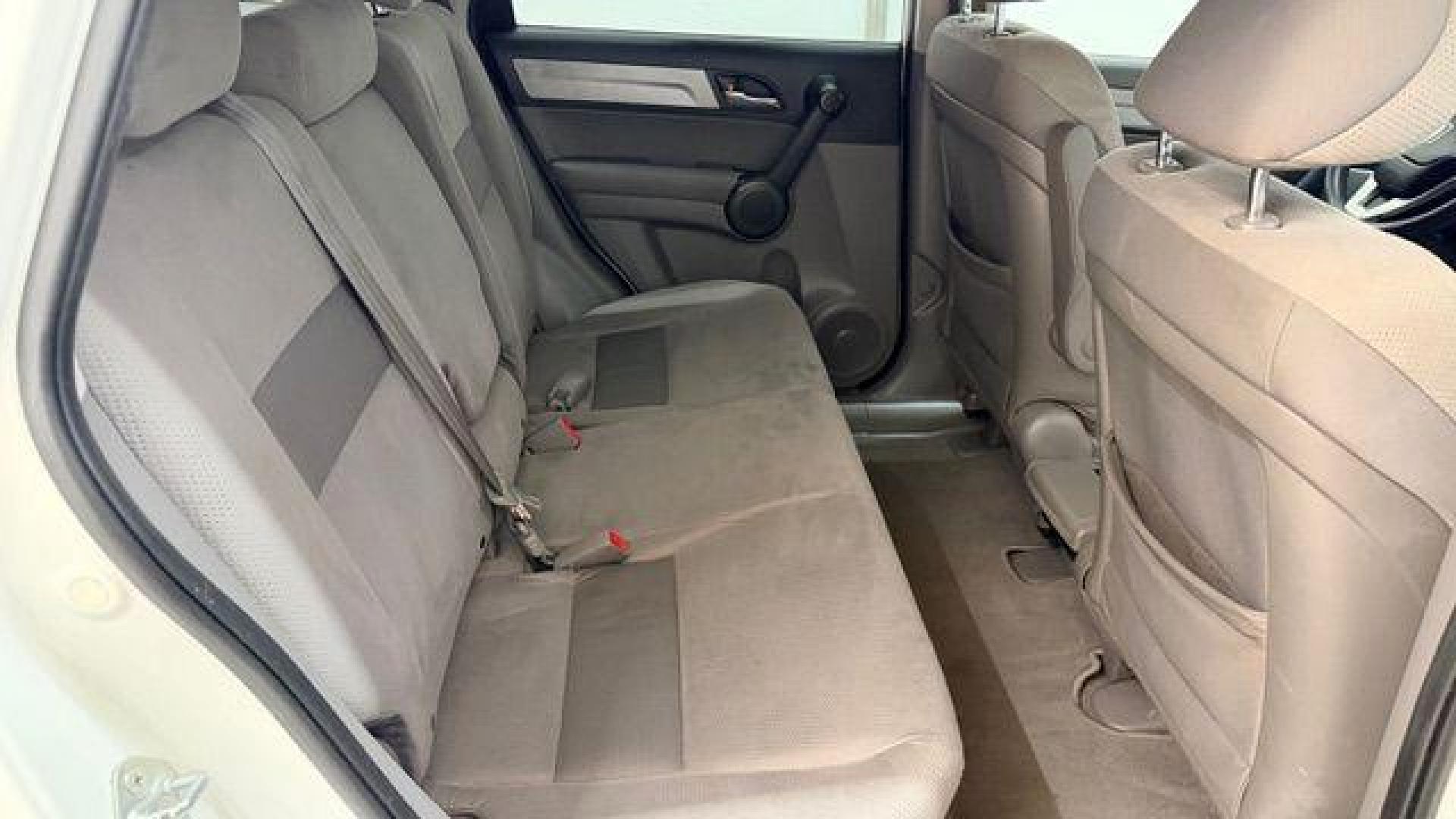 2011 White Honda CR-V EX (JHLRE3H54BC) with an 2.4L I-4 DOHC engine, located at 1806 Veterans Memorial Hwy SW, Austell, GA, 30168, (770) 944-9558, 33.817959, -84.606987 - Photo#17