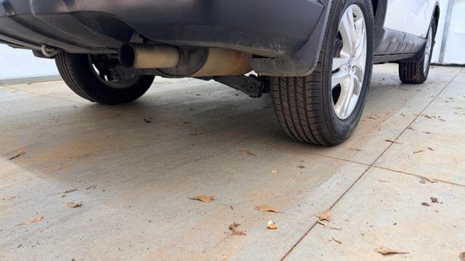 2011 White Honda CR-V EX (JHLRE3H54BC) with an 2.4L I-4 DOHC engine, located at 1806 Veterans Memorial Hwy SW, Austell, GA, 30168, (770) 944-9558, 33.817959, -84.606987 - Photo#24