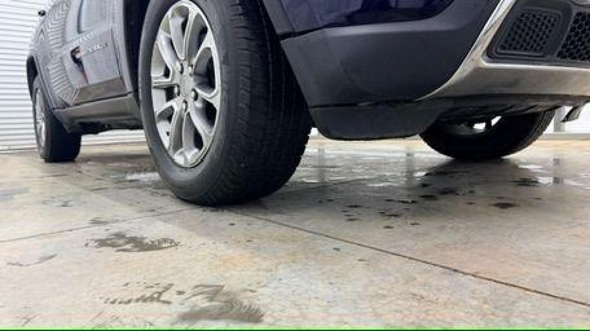 2015 Blue Jeep Grand Cherokee Limited (1C4RJEBG4FC) with an 3.6L V-6 DOHC engine, located at 1806 Veterans Memorial Hwy SW, Austell, GA, 30168, (770) 944-9558, 33.817959, -84.606987 - Photo#18