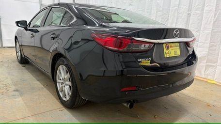 2016 Black Mazda Mazda6 i Sport (JM1GJ1U57G1) with an SKYACTIV-G 2.5L I-4 gasoline direct injection engine, located at 1806 Veterans Memorial Hwy SW, Austell, GA, 30168, (770) 944-9558, 33.817959, -84.606987 - Photo#3