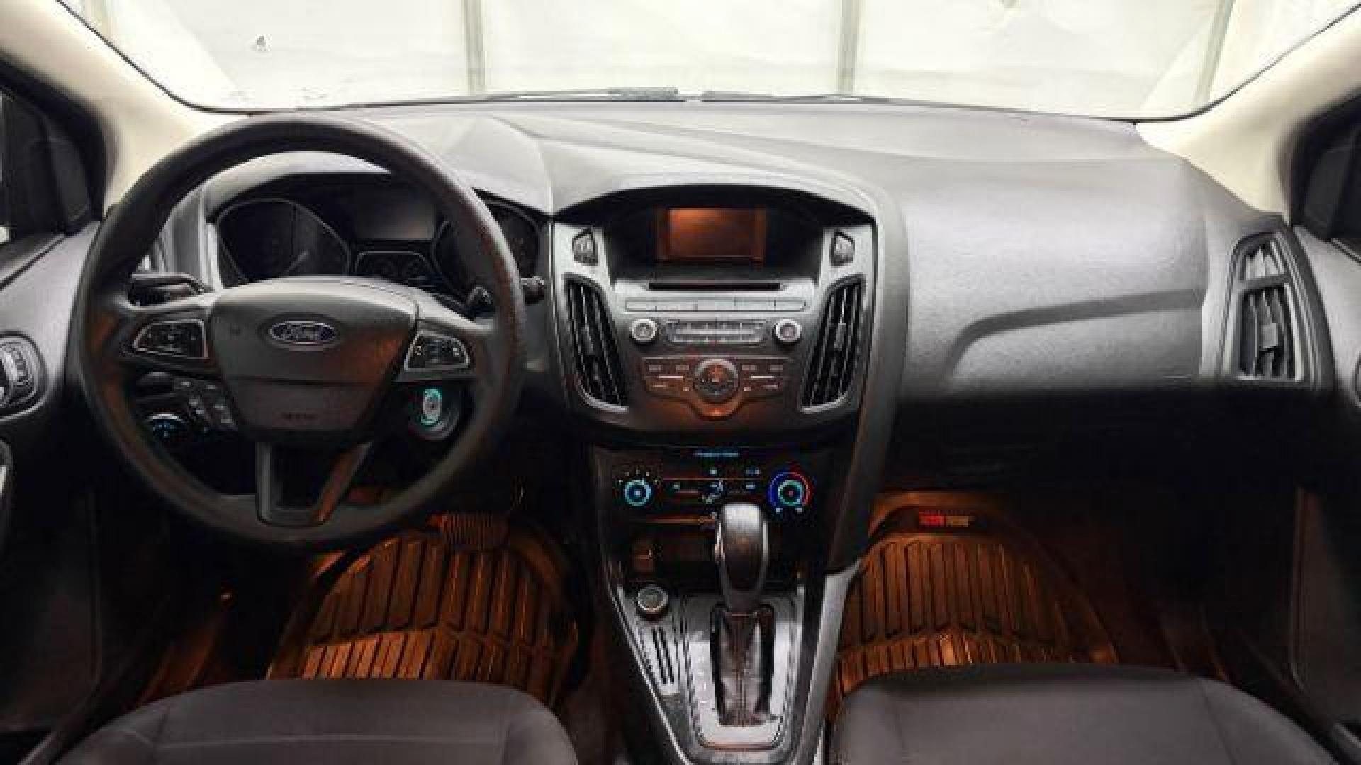 2017 White Ford Focus SE (1FADP3K26HL) with an 2L I-4 gasoline direct injection engine, located at 1806 Veterans Memorial Hwy SW, Austell, GA, 30168, (770) 944-9558, 33.817959, -84.606987 - Photo#15