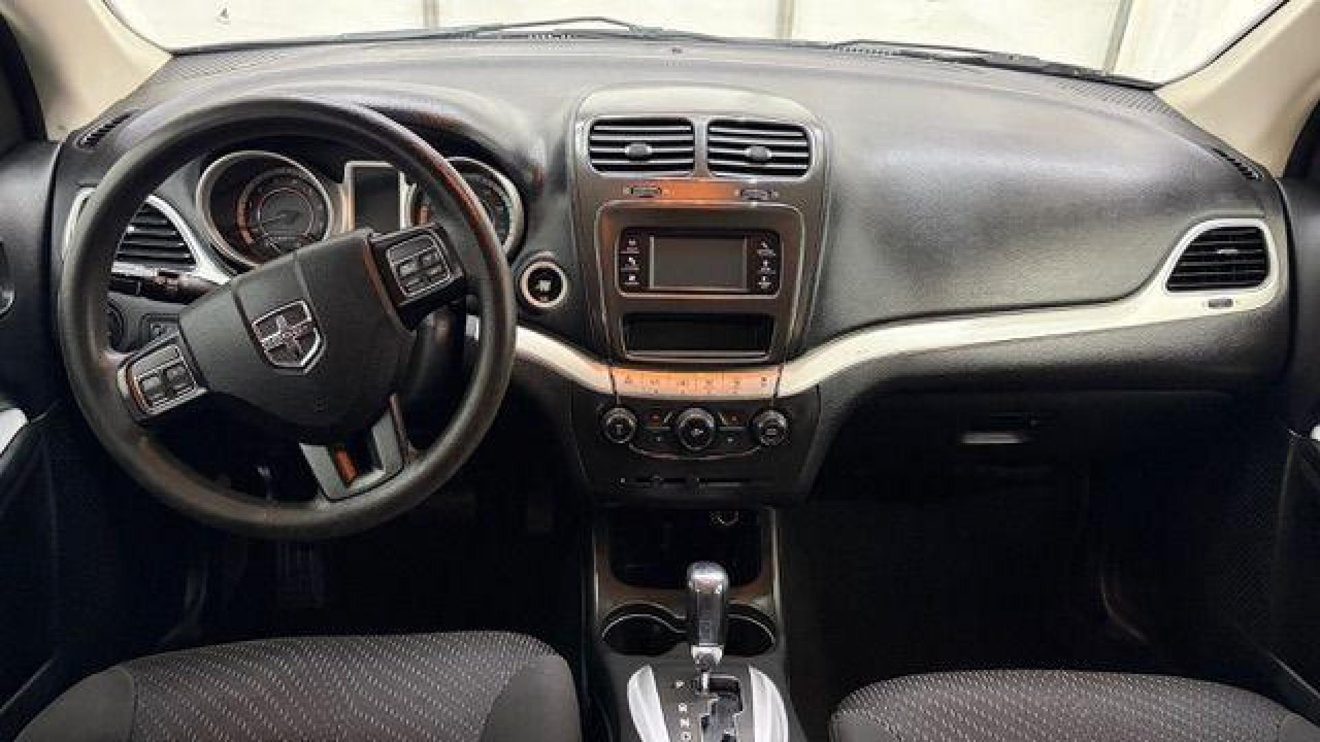 2018 Gray Dodge Journey SE (3C4PDCABXJT) with an Tigershark MultiAir 2.4L I-4 DOHC engine, located at 1806 Veterans Memorial Hwy SW, Austell, GA, 30168, (770) 944-9558, 33.817959, -84.606987 - Photo#15