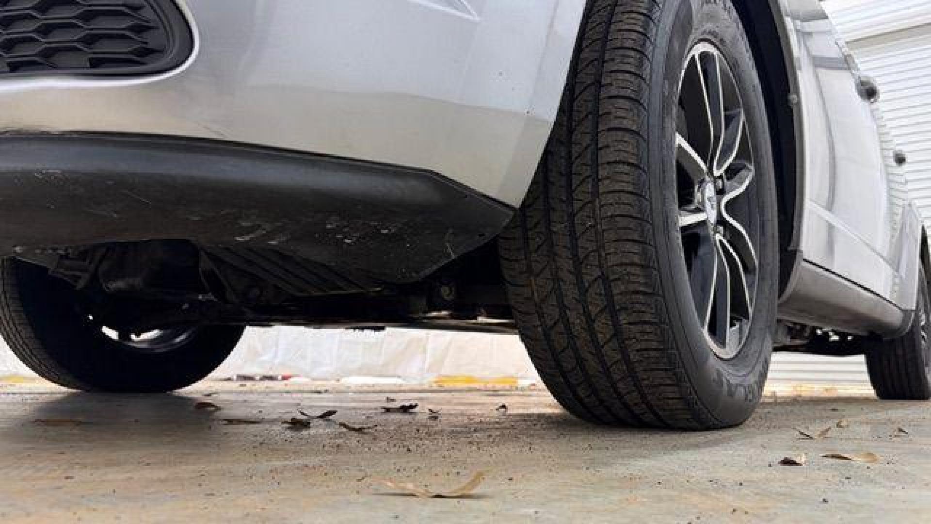 2018 Gray Dodge Journey SE (3C4PDCABXJT) with an Tigershark MultiAir 2.4L I-4 DOHC engine, located at 1806 Veterans Memorial Hwy SW, Austell, GA, 30168, (770) 944-9558, 33.817959, -84.606987 - Photo#20