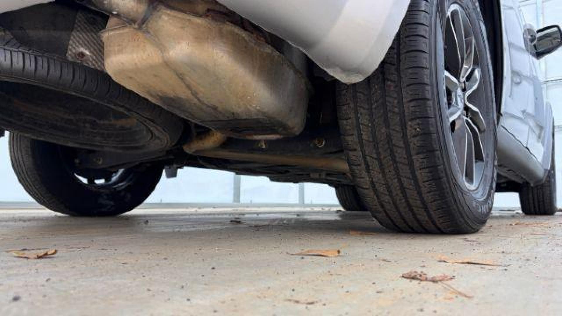 2018 Gray Dodge Journey SE (3C4PDCABXJT) with an Tigershark MultiAir 2.4L I-4 DOHC engine, located at 1806 Veterans Memorial Hwy SW, Austell, GA, 30168, (770) 944-9558, 33.817959, -84.606987 - Photo#22