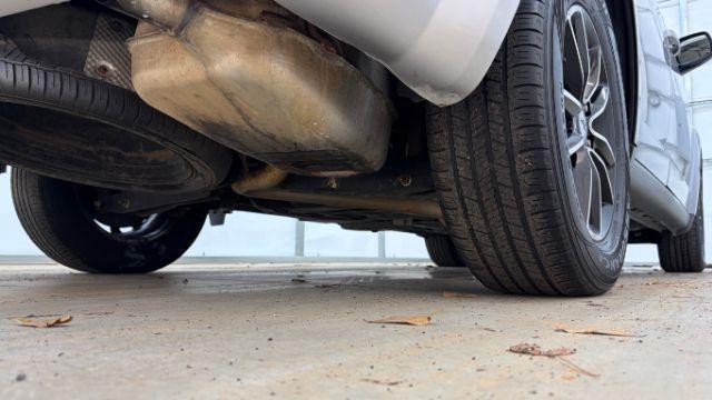 2018 Gray Dodge Journey SE (3C4PDCABXJT) with an Tigershark MultiAir 2.4L I-4 DOHC engine, located at 1806 Veterans Memorial Hwy SW, Austell, GA, 30168, (770) 944-9558, 33.817959, -84.606987 - Photo#22