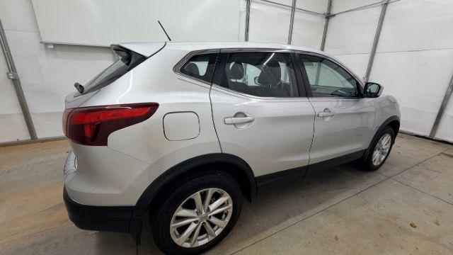 2017 Silver Nissan Rogue Sport S (JN1BJ1CP0HW) with an 2.0L L4 DOHC 16V engine, Continuously Variable Transmission transmission, located at 1806 Veterans Memorial Hwy SW, Austell, GA, 30168, (770) 944-9558, 33.817959, -84.606987 - Photo#6