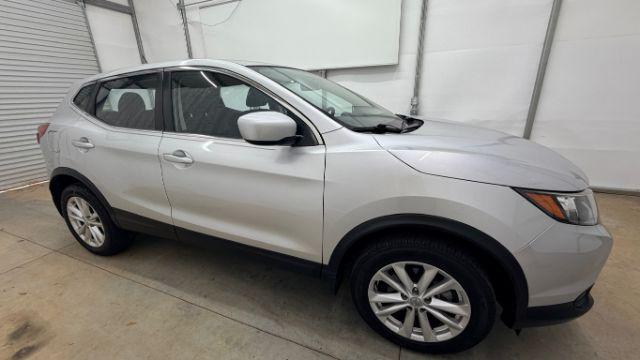 2017 Silver Nissan Rogue Sport S (JN1BJ1CP0HW) with an 2.0L L4 DOHC 16V engine, Continuously Variable Transmission transmission, located at 1806 Veterans Memorial Hwy SW, Austell, GA, 30168, (770) 944-9558, 33.817959, -84.606987 - Photo#7