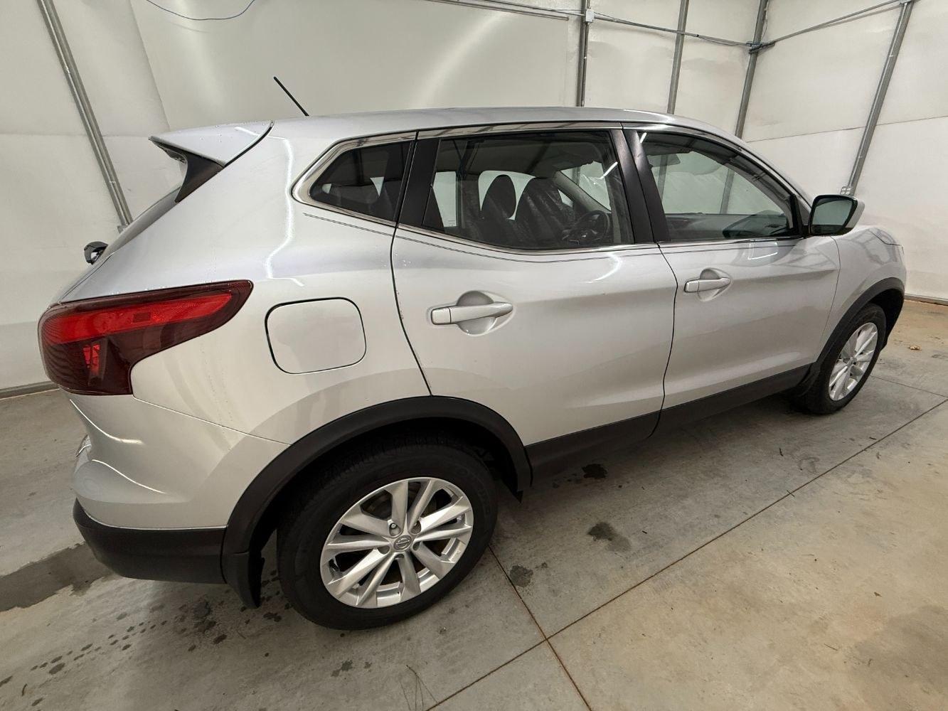2017 Silver Nissan Rogue Sport S (JN1BJ1CP0HW) with an 2.0L L4 DOHC 16V engine, Continuously Variabl transmission, located at 1806 Veterans Memorial Hwy SW, Austell, GA, 30168, (770) 944-9558, 33.817959, -84.606987- Photo#6