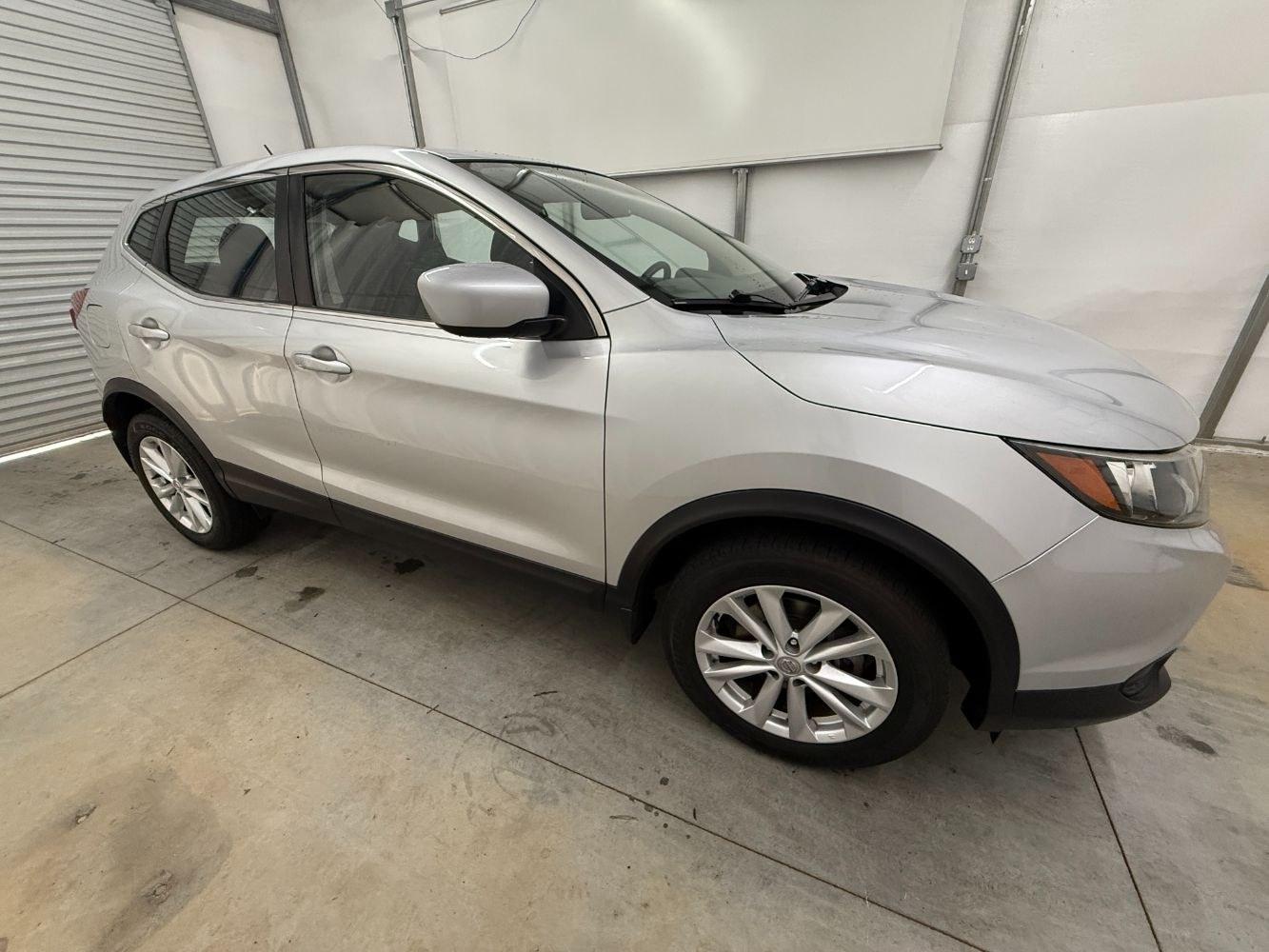 2017 Silver Nissan Rogue Sport S (JN1BJ1CP0HW) with an 2.0L L4 DOHC 16V engine, Continuously Variabl transmission, located at 1806 Veterans Memorial Hwy SW, Austell, GA, 30168, (770) 944-9558, 33.817959, -84.606987- Photo#7