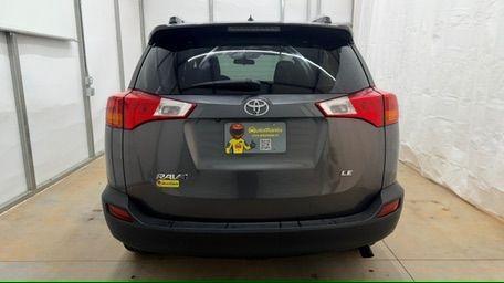 2014 Gray Toyota RAV4 LE (2T3ZFREV2EW) with an 2.5L I-4 DOHC engine, located at 1806 Veterans Memorial Hwy SW, Austell, GA, 30168, (770) 944-9558, 33.817959, -84.606987 - Photo#4