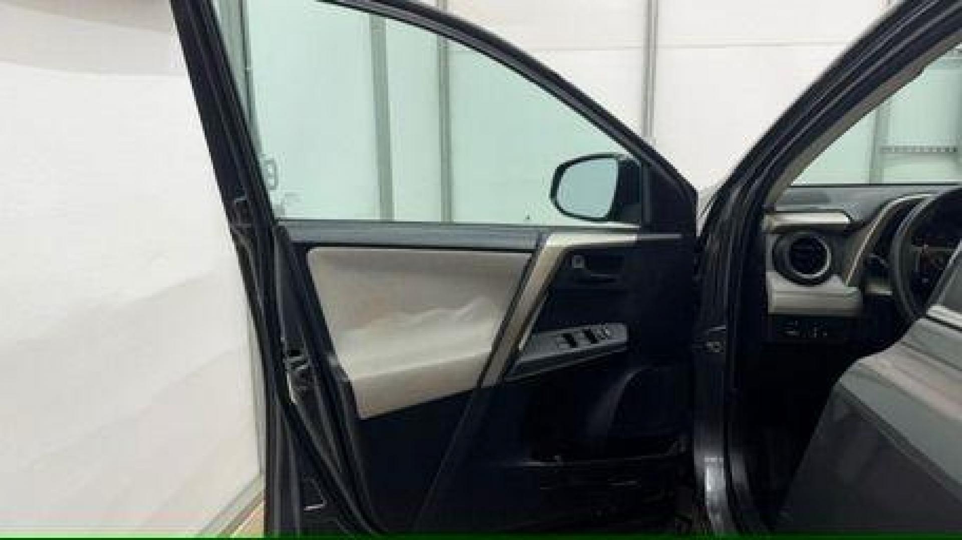 2014 gray Toyota RAV4 LE (2T3ZFREV2EW) with an 2.5L I-4 DOHC engine, located at 1806 Veterans Memorial Hwy SW, Austell, GA, 30168, (770) 944-9558, 33.817959, -84.606987 - Photo#10