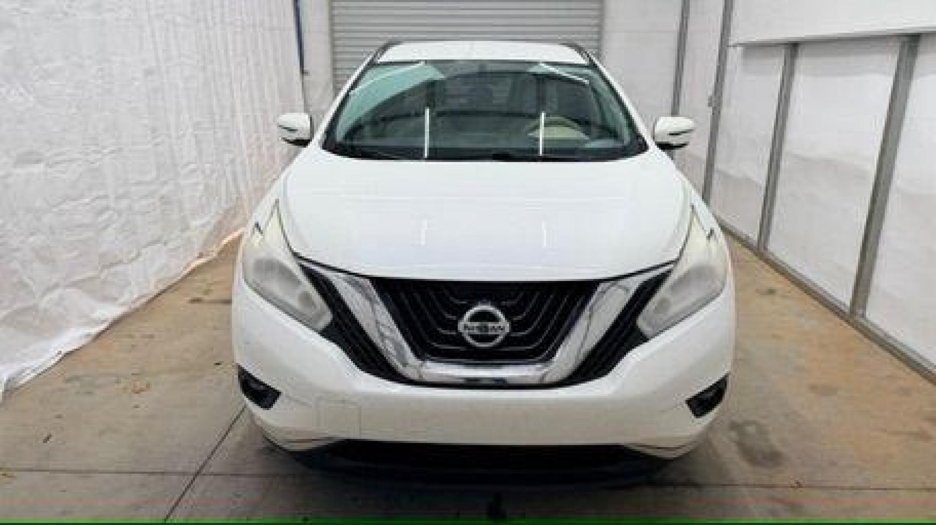 2017 White Nissan Murano SV (5N1AZ2MG2HN) with an 3.5L V-6 DOHC engine, located at 1806 Veterans Memorial Hwy SW, Austell, GA, 30168, (770) 944-9558, 33.817959, -84.606987 - Photo#9