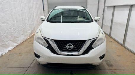 2017 White Nissan Murano SV (5N1AZ2MG2HN) with an 3.5L V-6 DOHC engine, located at 1806 Veterans Memorial Hwy SW, Austell, GA, 30168, (770) 944-9558, 33.817959, -84.606987 - Photo#9