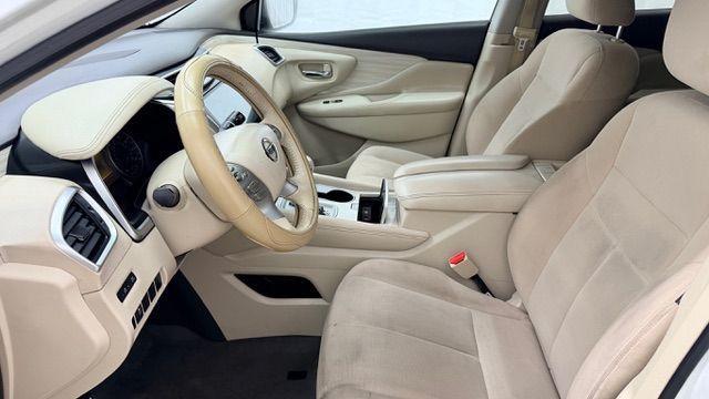 2017 White Nissan Murano SV (5N1AZ2MG2HN) with an 3.5L V-6 DOHC engine, located at 1806 Veterans Memorial Hwy SW, Austell, GA, 30168, (770) 944-9558, 33.817959, -84.606987 - Photo#12