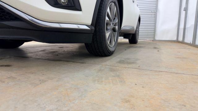 2017 White Nissan Murano SV (5N1AZ2MG2HN) with an 3.5L V-6 DOHC engine, located at 1806 Veterans Memorial Hwy SW, Austell, GA, 30168, (770) 944-9558, 33.817959, -84.606987 - Photo#22