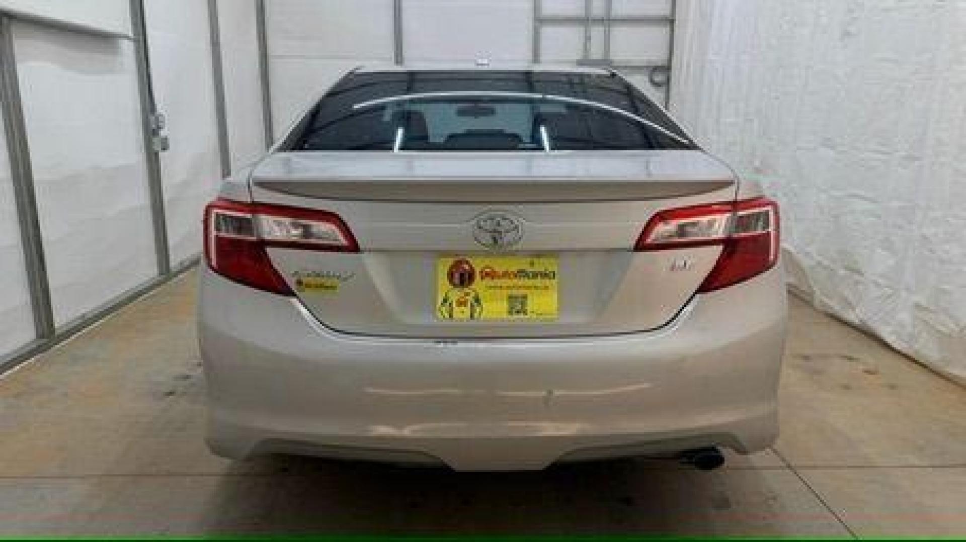 2012 Silver Toyota Camry SE (4T1BF1FK0CU) with an 2.5L I-4 DOHC engine, located at 1806 Veterans Memorial Hwy SW, Austell, GA, 30168, (770) 944-9558, 33.817959, -84.606987 - Photo#4