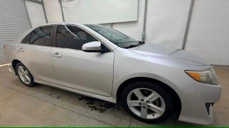 2012 Silver Toyota Camry SE (4T1BF1FK0CU) with an 2.5L I-4 DOHC engine, located at 1806 Veterans Memorial Hwy SW, Austell, GA, 30168, (770) 944-9558, 33.817959, -84.606987 - Photo#7