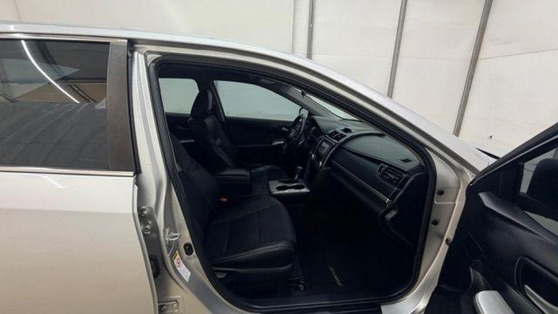 2012 Silver Toyota Camry SE (4T1BF1FK0CU) with an 2.5L I-4 DOHC engine, located at 1806 Veterans Memorial Hwy SW, Austell, GA, 30168, (770) 944-9558, 33.817959, -84.606987 - Photo#17