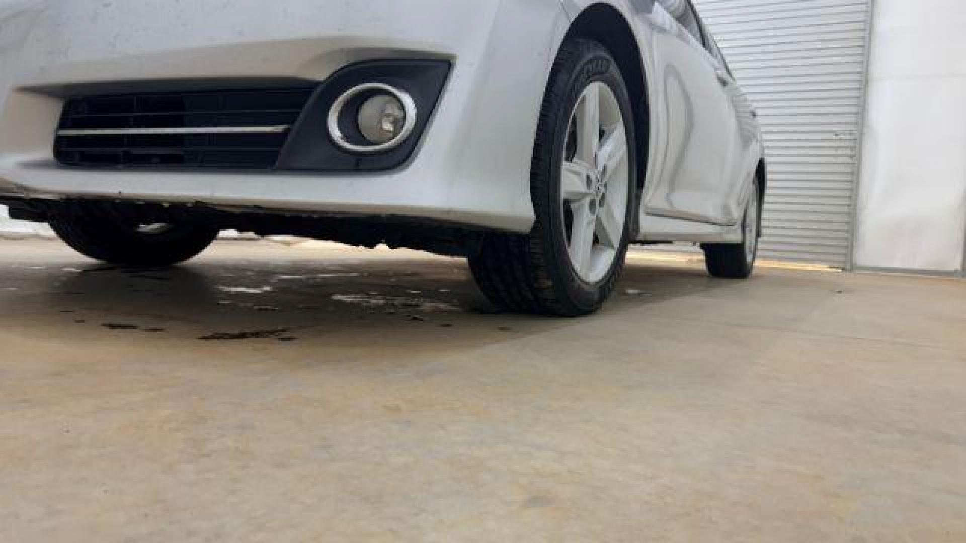 2012 Silver Toyota Camry SE (4T1BF1FK0CU) with an 2.5L I-4 DOHC engine, located at 1806 Veterans Memorial Hwy SW, Austell, GA, 30168, (770) 944-9558, 33.817959, -84.606987 - Photo#20