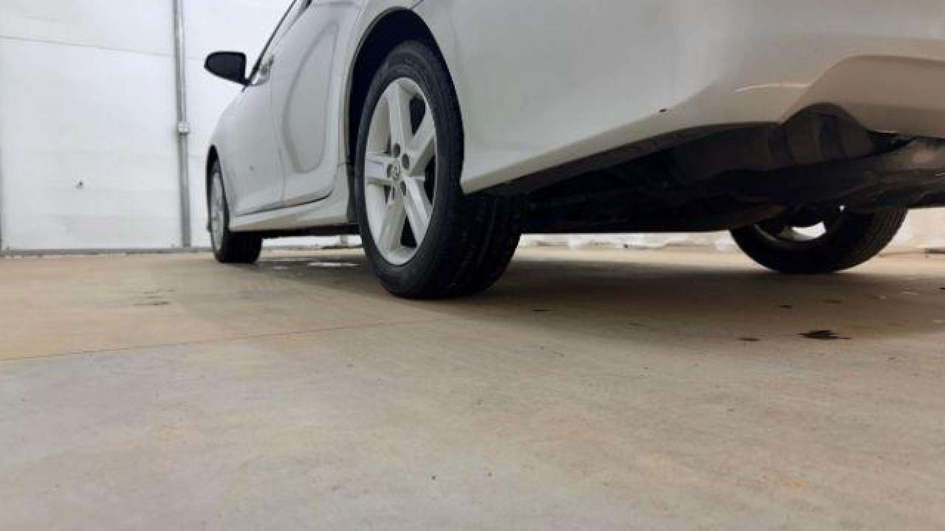 2012 Silver Toyota Camry SE (4T1BF1FK0CU) with an 2.5L I-4 DOHC engine, located at 1806 Veterans Memorial Hwy SW, Austell, GA, 30168, (770) 944-9558, 33.817959, -84.606987 - Photo#21