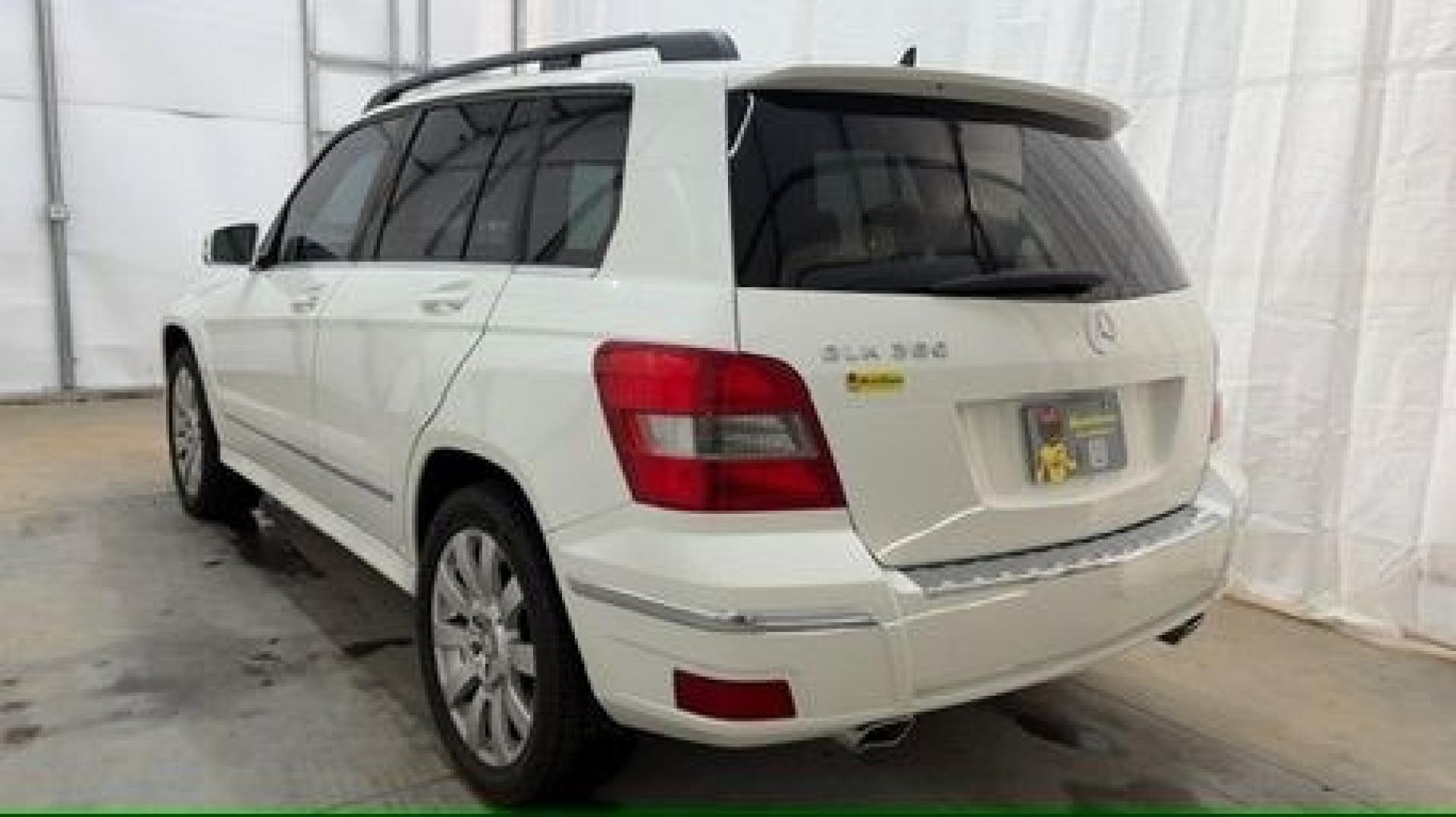 2012 White Mercedes-Benz GLK 350 GLK (WDCGG5GB9CF) , located at 1806 Veterans Memorial Hwy SW, Austell, GA, 30168, (770) 944-9558, 33.817959, -84.606987- Photo#3