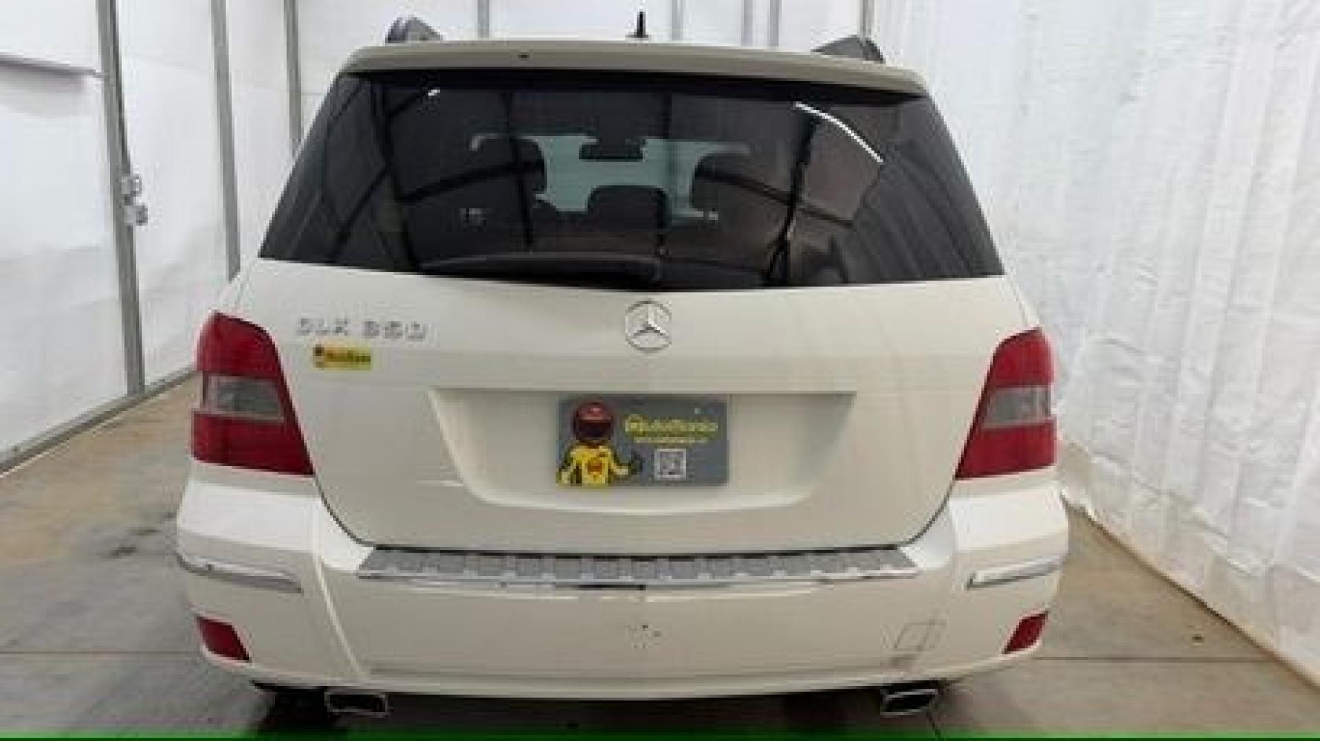2012 White Mercedes-Benz GLK 350 GLK (WDCGG5GB9CF) , located at 1806 Veterans Memorial Hwy SW, Austell, GA, 30168, (770) 944-9558, 33.817959, -84.606987- Photo#4