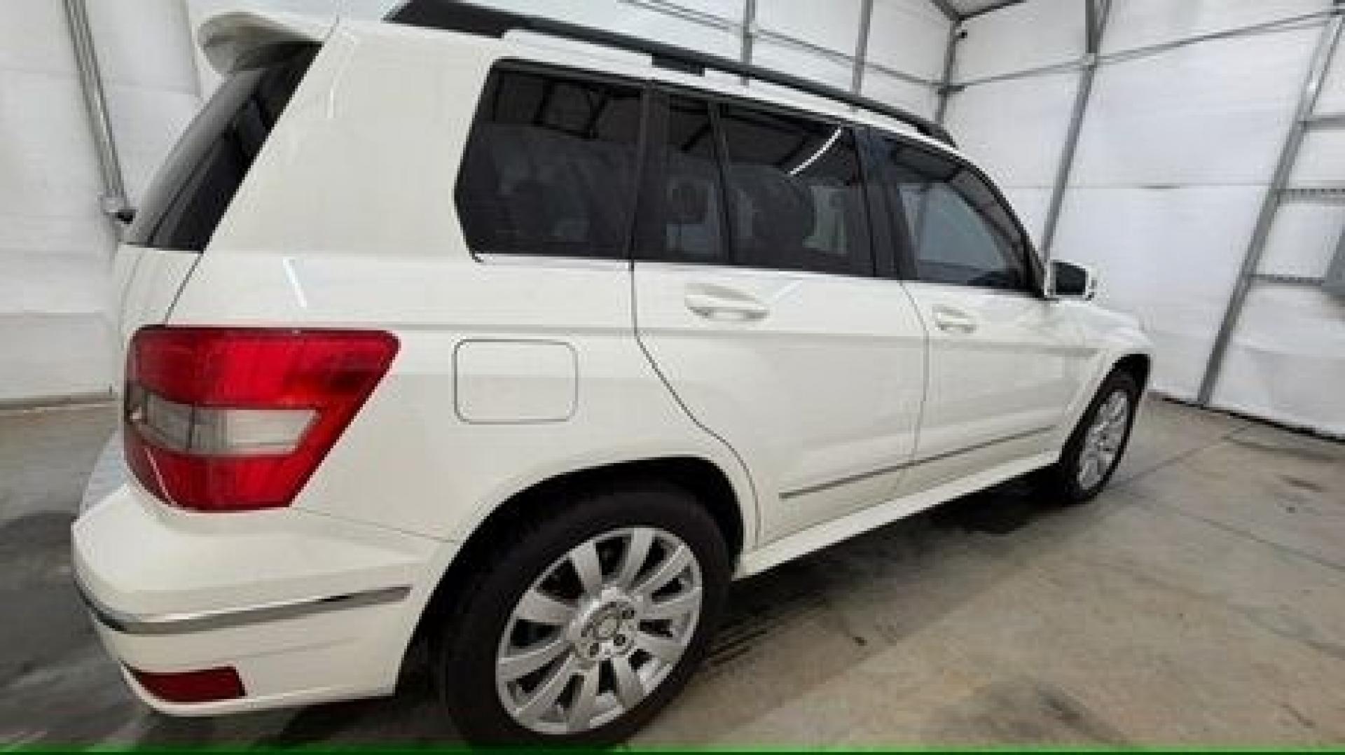 2012 White Mercedes-Benz GLK 350 GLK (WDCGG5GB9CF) , located at 1806 Veterans Memorial Hwy SW, Austell, GA, 30168, (770) 944-9558, 33.817959, -84.606987- Photo#7
