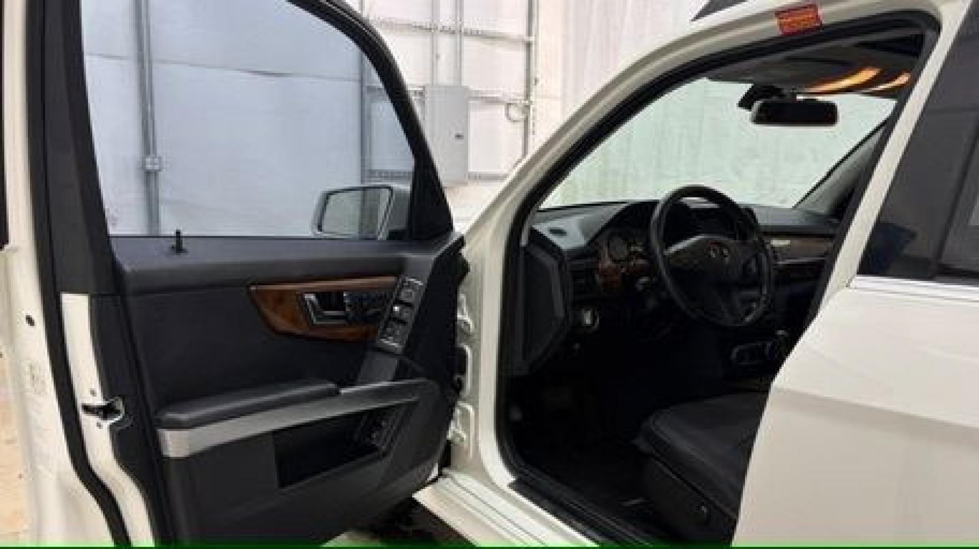 2012 White Mercedes-Benz GLK 350 GLK (WDCGG5GB9CF) , located at 1806 Veterans Memorial Hwy SW, Austell, GA, 30168, (770) 944-9558, 33.817959, -84.606987- Photo#11