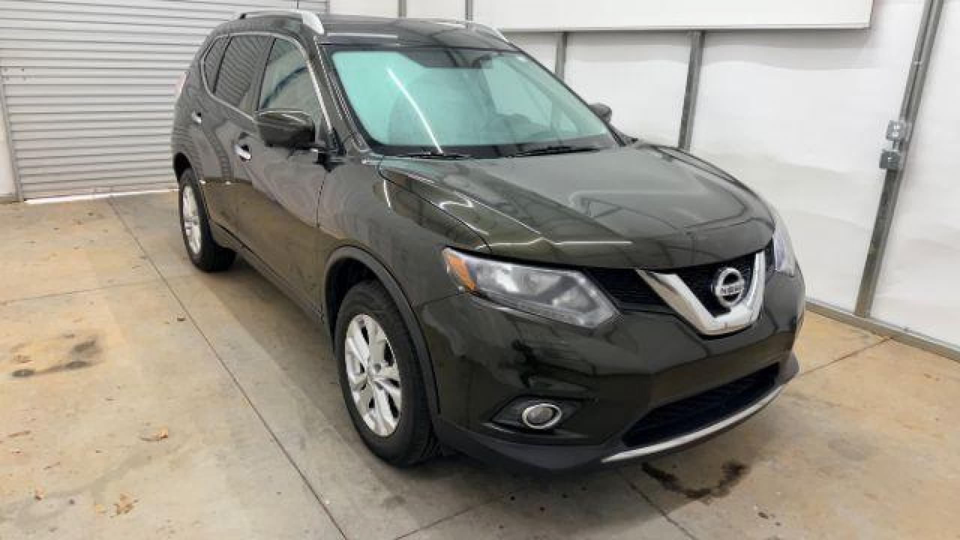2016 Green Nissan Rogue SV (5N1AT2MV9GC) with an 2.5L I-4 DOHC engine, located at 1806 Veterans Memorial Hwy SW, Austell, GA, 30168, (770) 944-9558, 33.817959, -84.606987 - Photo#8