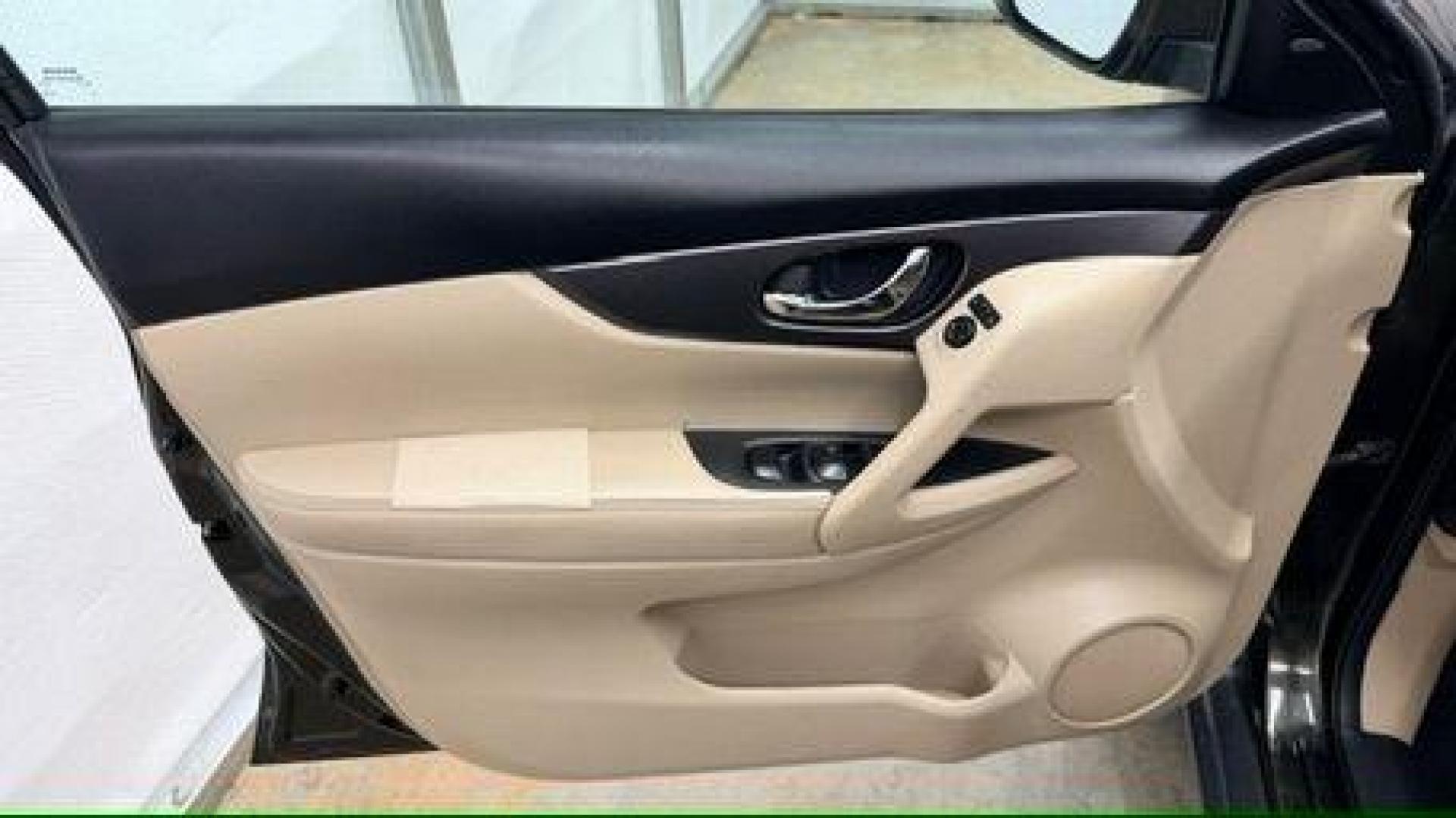 2016 Green Nissan Rogue SV (5N1AT2MV9GC) with an 2.5L I-4 DOHC engine, located at 1806 Veterans Memorial Hwy SW, Austell, GA, 30168, (770) 944-9558, 33.817959, -84.606987 - Photo#10