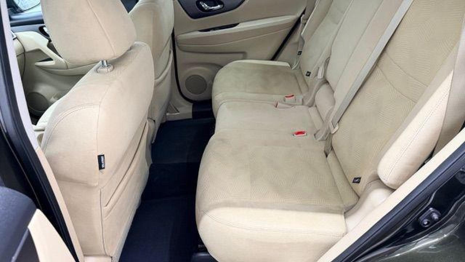 2016 Green Nissan Rogue SV (5N1AT2MV9GC) with an 2.5L I-4 DOHC engine, located at 1806 Veterans Memorial Hwy SW, Austell, GA, 30168, (770) 944-9558, 33.817959, -84.606987 - Photo#15