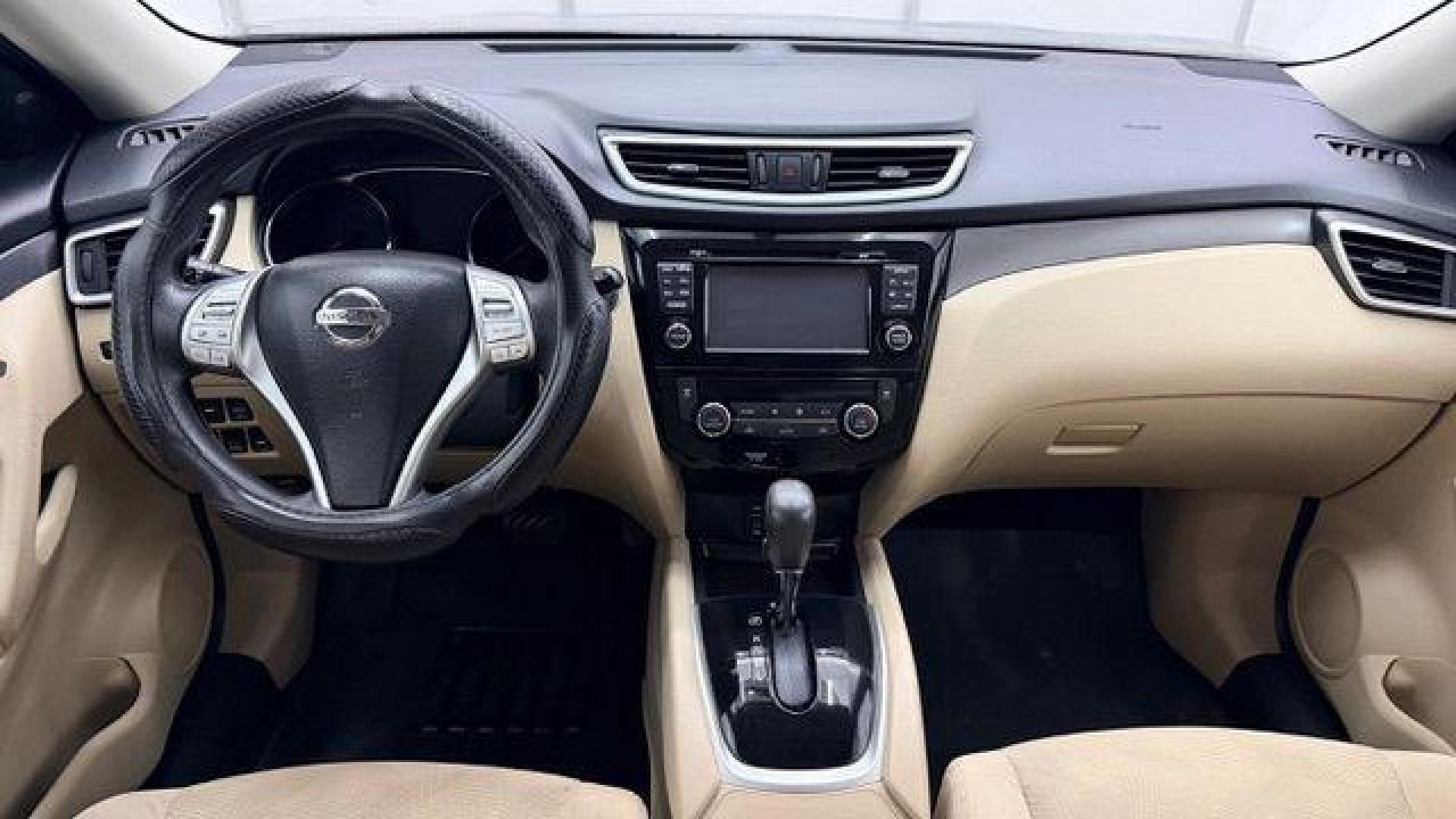 2016 Green Nissan Rogue SV (5N1AT2MV9GC) with an 2.5L I-4 DOHC engine, located at 1806 Veterans Memorial Hwy SW, Austell, GA, 30168, (770) 944-9558, 33.817959, -84.606987 - Photo#16