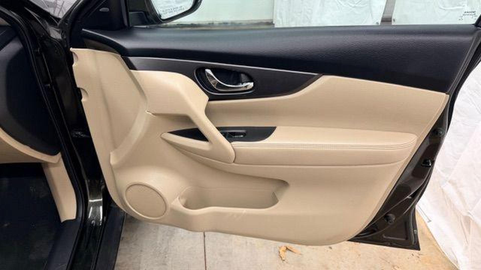 2016 Green Nissan Rogue SV (5N1AT2MV9GC) with an 2.5L I-4 DOHC engine, located at 1806 Veterans Memorial Hwy SW, Austell, GA, 30168, (770) 944-9558, 33.817959, -84.606987 - Photo#20