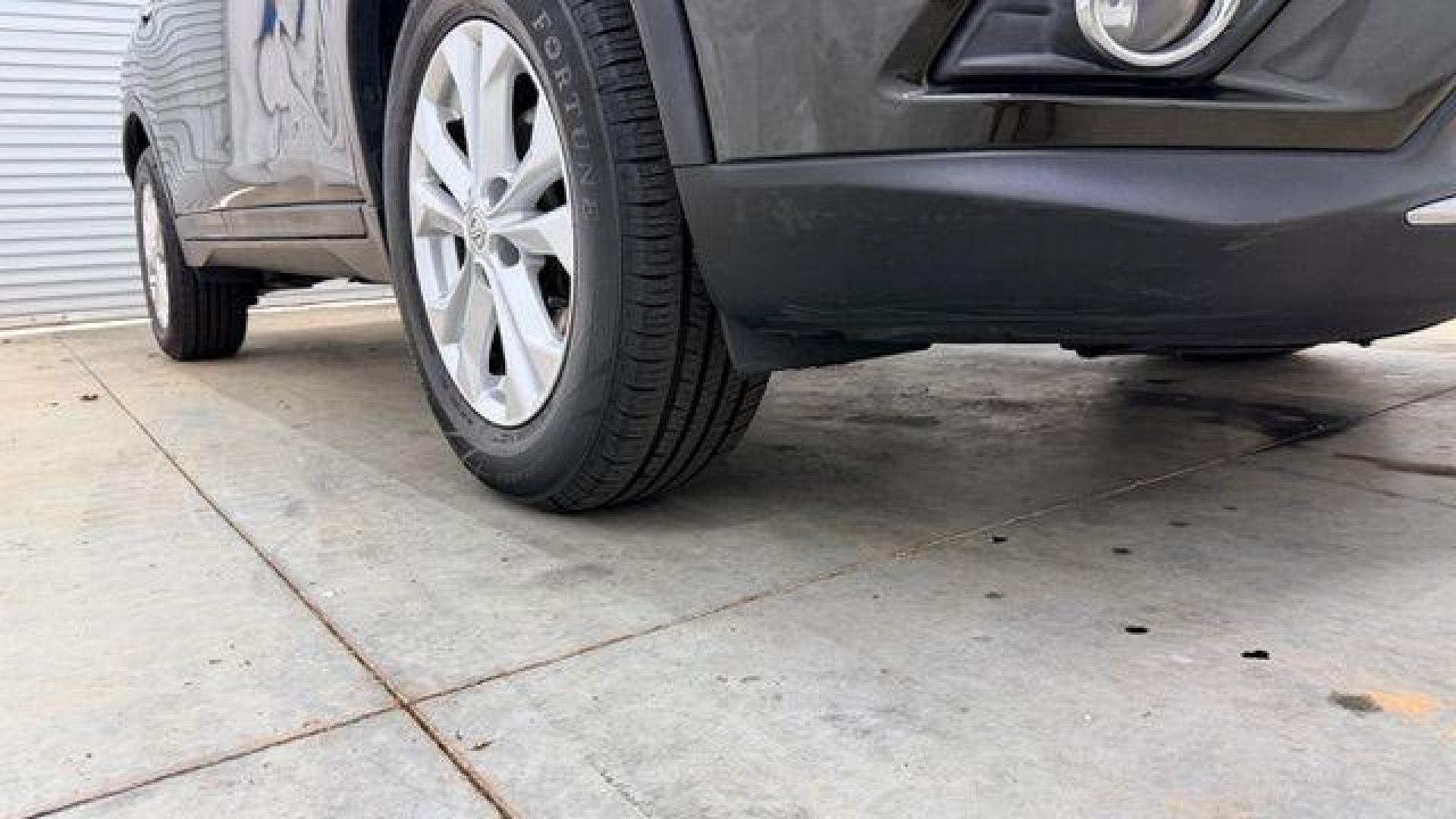 2016 Green Nissan Rogue SV (5N1AT2MV9GC) with an 2.5L I-4 DOHC engine, located at 1806 Veterans Memorial Hwy SW, Austell, GA, 30168, (770) 944-9558, 33.817959, -84.606987 - Photo#23