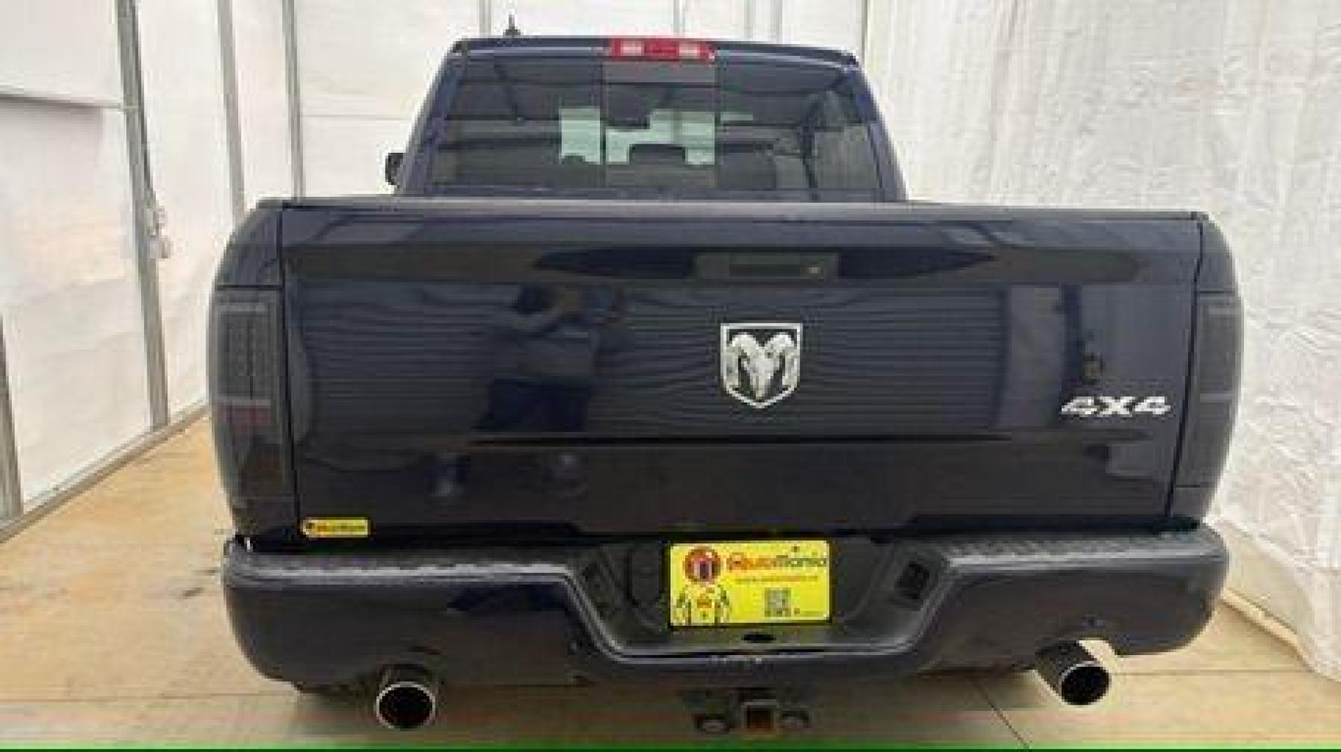 2013 Blue Ram 1500 Sport (1C6RR7MT4DS) with an HEMI 5.7L V-8 variable valve control engine, located at 1806 Veterans Memorial Hwy SW, Austell, GA, 30168, (770) 944-9558, 33.817959, -84.606987 - Photo#4