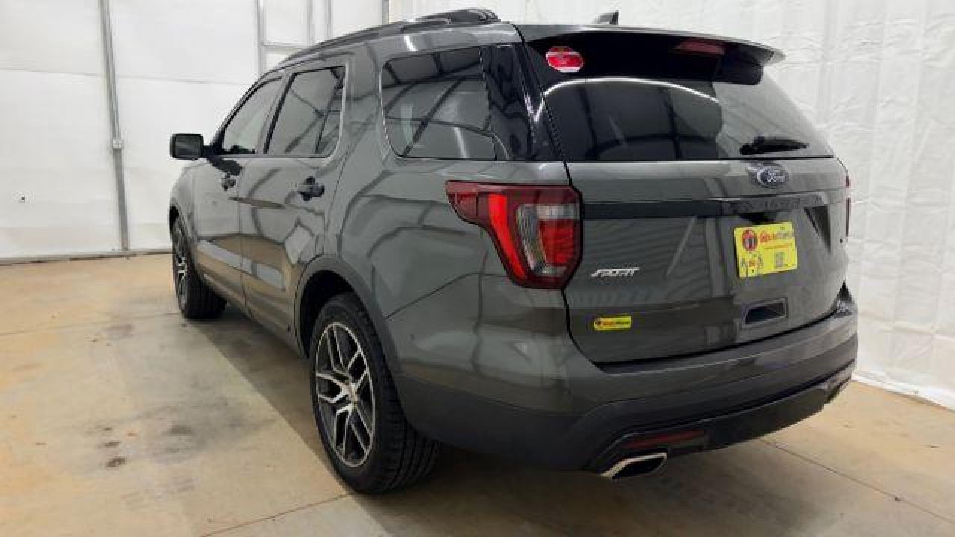 2016 Gray Ford Explorer Sport (1FM5K8GT7GG) with an EcoBoost 3.5L V-6 gasoline direct injection engine, located at 1806 Veterans Memorial Hwy SW, Austell, GA, 30168, (770) 944-9558, 33.817959, -84.606987 - Photo#3