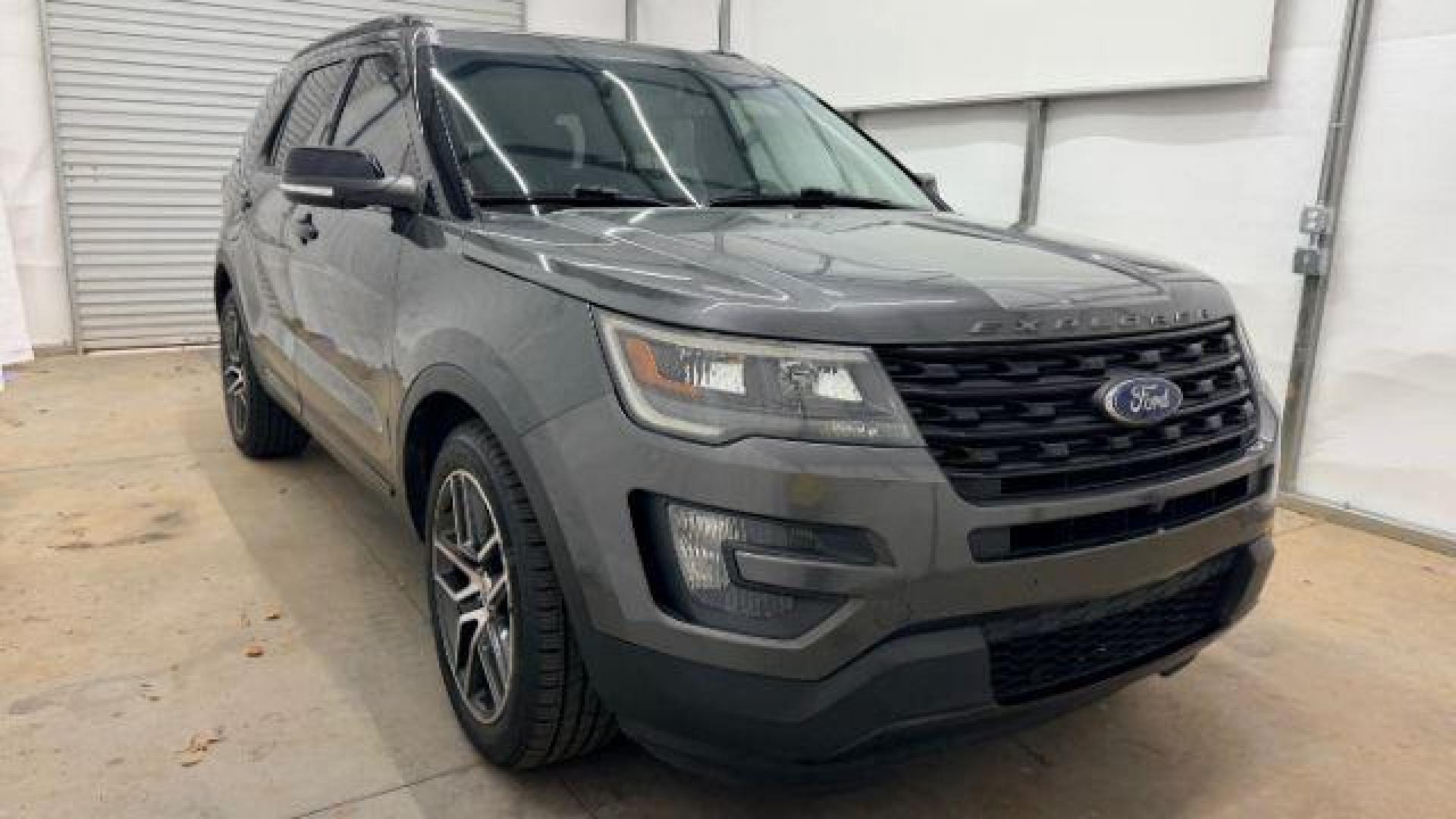 2016 Gray Ford Explorer Sport (1FM5K8GT7GG) with an EcoBoost 3.5L V-6 gasoline direct injection engine, located at 1806 Veterans Memorial Hwy SW, Austell, GA, 30168, (770) 944-9558, 33.817959, -84.606987 - Photo#8