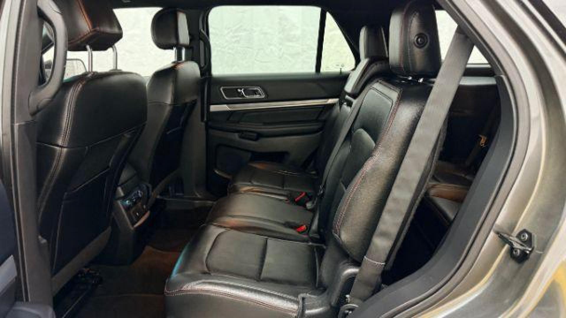 2016 Gray Ford Explorer Sport (1FM5K8GT7GG) with an EcoBoost 3.5L V-6 gasoline direct injection engine, located at 1806 Veterans Memorial Hwy SW, Austell, GA, 30168, (770) 944-9558, 33.817959, -84.606987 - Photo#13