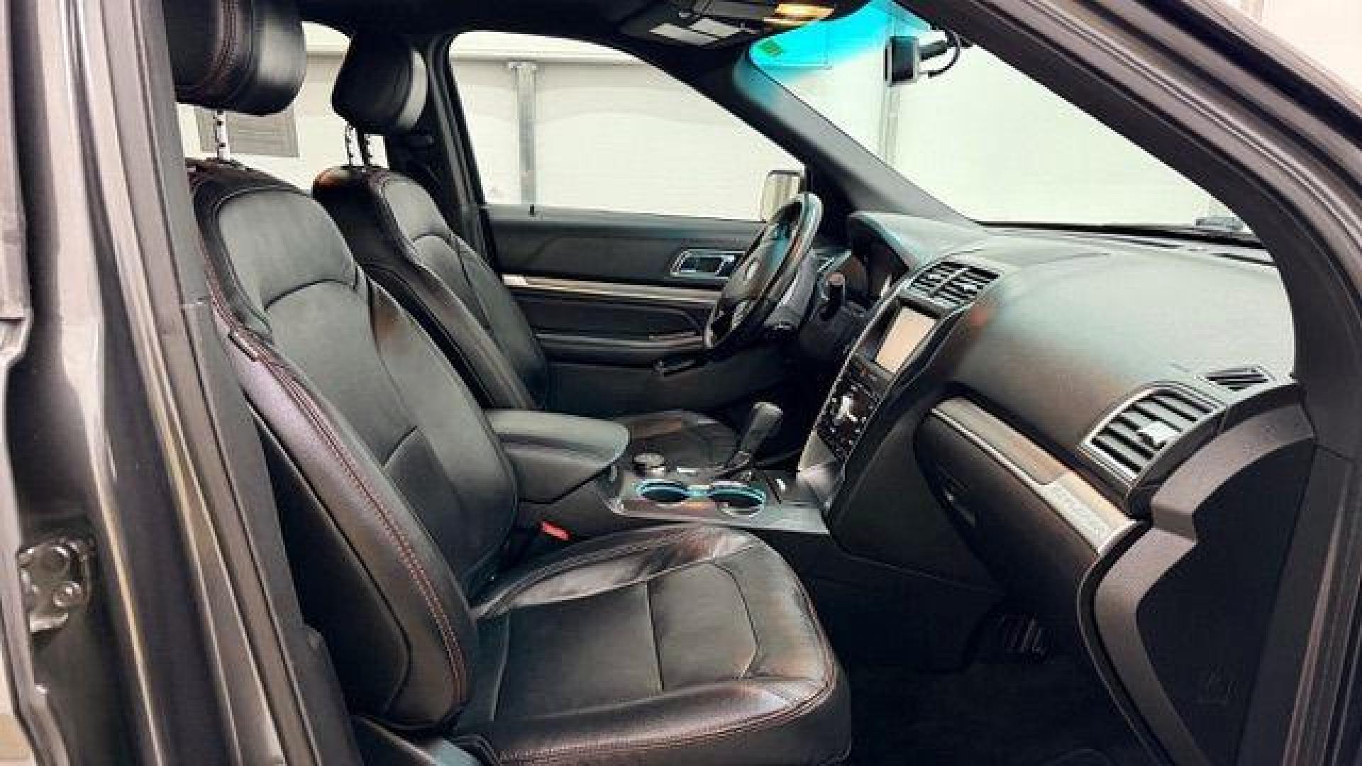 2016 Gray Ford Explorer Sport (1FM5K8GT7GG) with an EcoBoost 3.5L V-6 gasoline direct injection engine, located at 1806 Veterans Memorial Hwy SW, Austell, GA, 30168, (770) 944-9558, 33.817959, -84.606987 - Photo#16