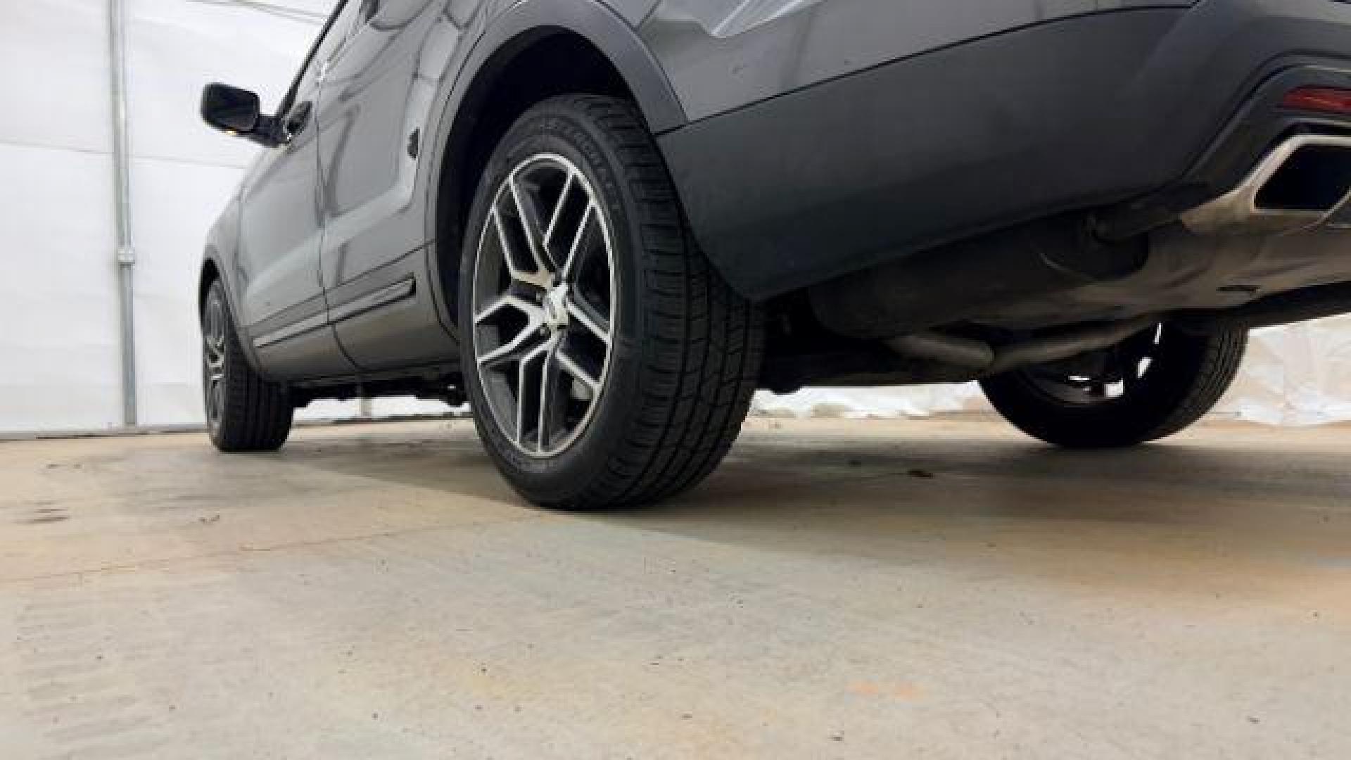 2016 Gray Ford Explorer Sport (1FM5K8GT7GG) with an EcoBoost 3.5L V-6 gasoline direct injection engine, located at 1806 Veterans Memorial Hwy SW, Austell, GA, 30168, (770) 944-9558, 33.817959, -84.606987 - Photo#19