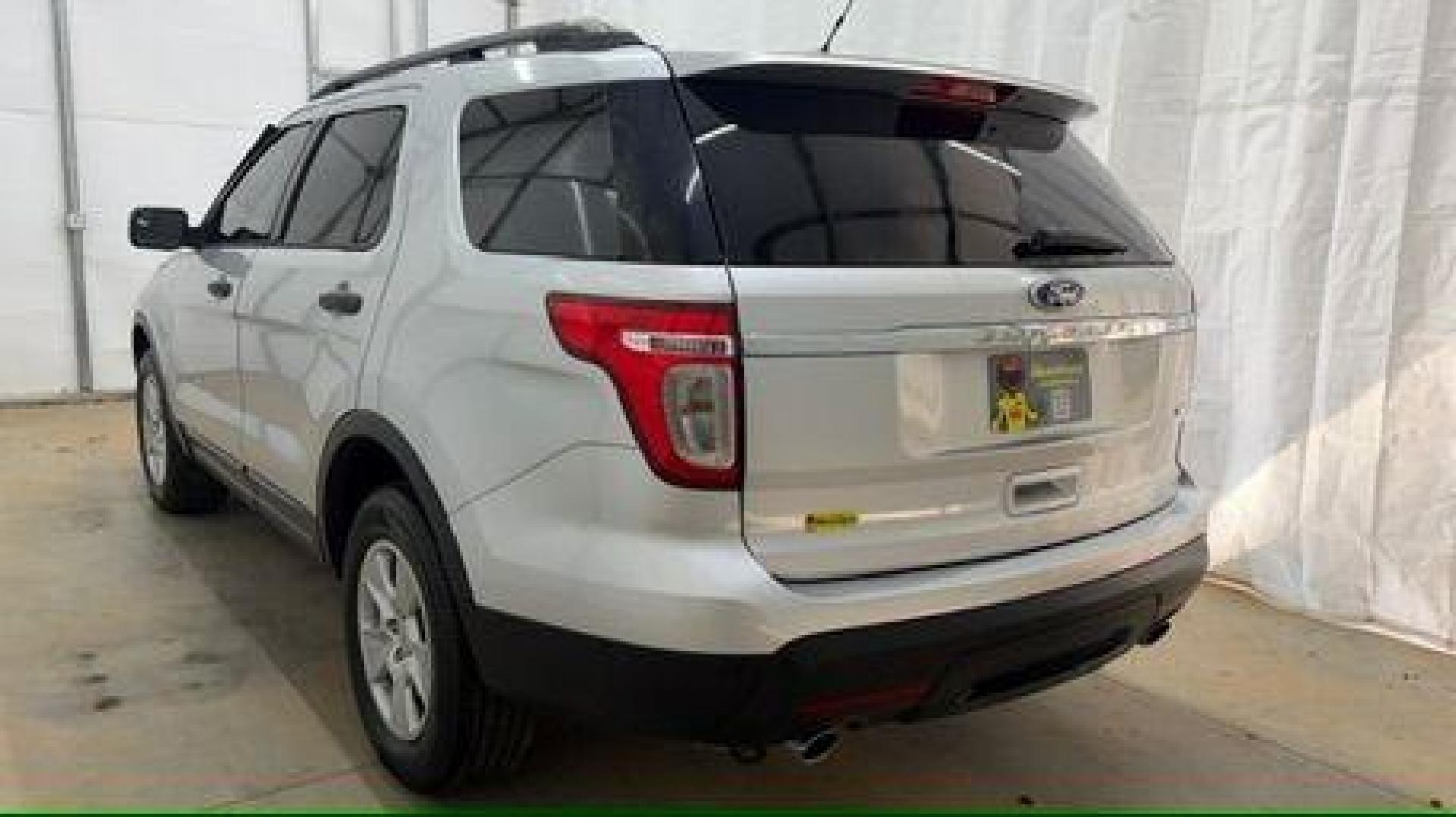 2014 Silver Ford Explorer Base (1FM5K8B82EG) , located at 1806 Veterans Memorial Hwy SW, Austell, GA, 30168, (770) 944-9558, 33.817959, -84.606987 - Photo#3