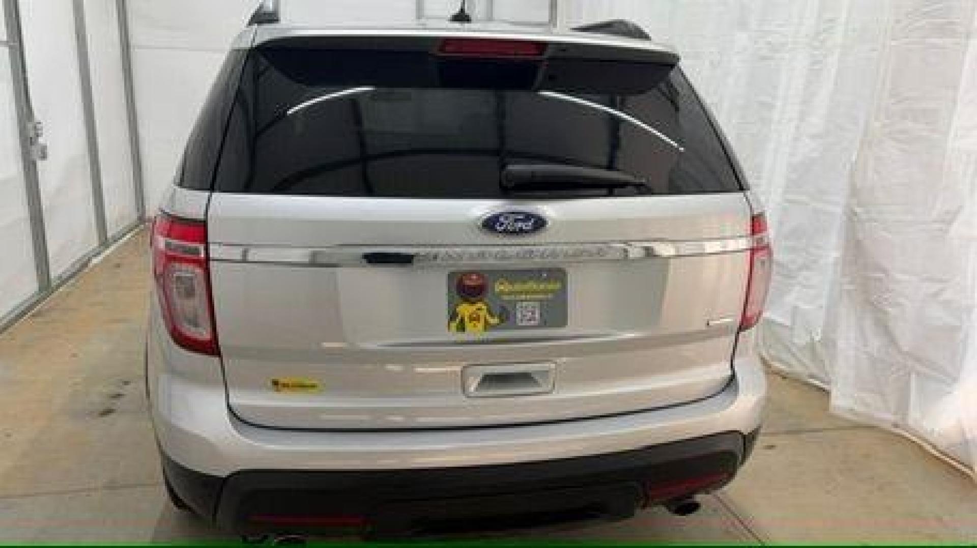 2014 Silver Ford Explorer Base (1FM5K8B82EG) , located at 1806 Veterans Memorial Hwy SW, Austell, GA, 30168, (770) 944-9558, 33.817959, -84.606987 - Photo#4