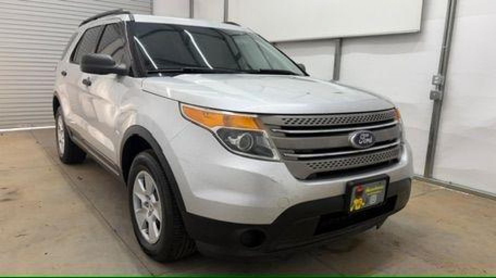 2014 Silver Ford Explorer Base (1FM5K8B82EG) , located at 1806 Veterans Memorial Hwy SW, Austell, GA, 30168, (770) 944-9558, 33.817959, -84.606987 - Photo#8