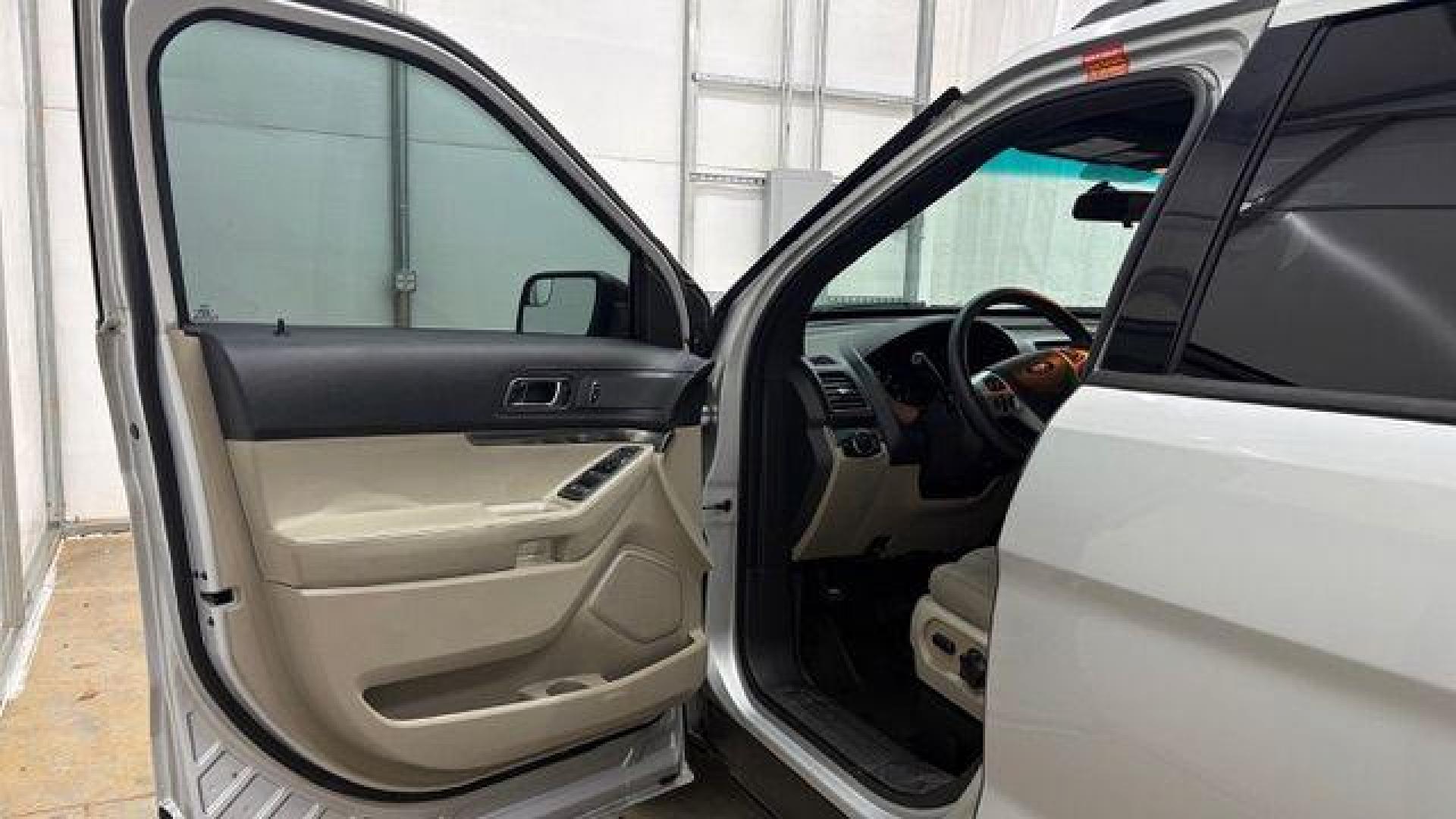 2014 Silver Ford Explorer Base (1FM5K8B82EG) , located at 1806 Veterans Memorial Hwy SW, Austell, GA, 30168, (770) 944-9558, 33.817959, -84.606987 - Photo#10