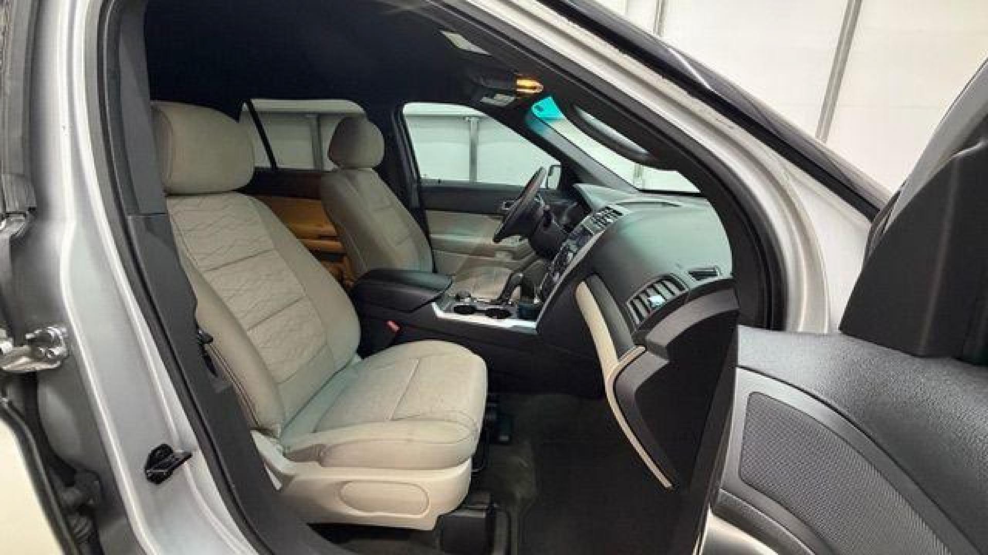 2014 Silver Ford Explorer Base (1FM5K8B82EG) , located at 1806 Veterans Memorial Hwy SW, Austell, GA, 30168, (770) 944-9558, 33.817959, -84.606987 - Photo#19