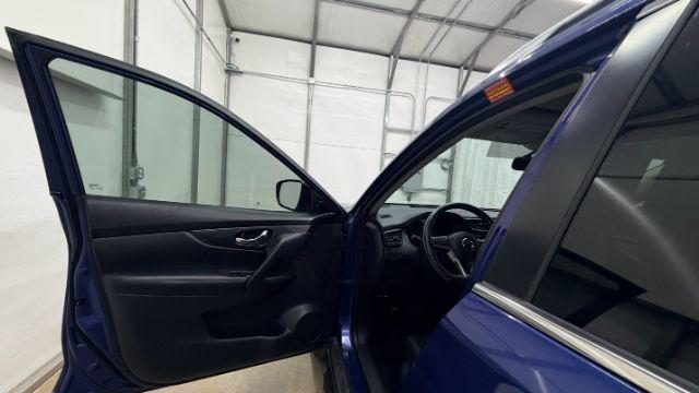 2017 Blue Nissan Rogue SV (KNMAT2MT7HP) with an 2.5L I-4 DOHC engine, located at 1806 Veterans Memorial Hwy SW, Austell, GA, 30168, (770) 944-9558, 33.817959, -84.606987 - Photo#11